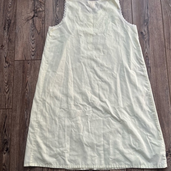 Vintage Carroll Reed Floral Embroidered Yellow Nightgown with Lace Detailing - Picture 6 of 10